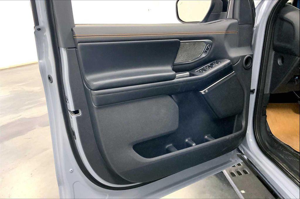 new 2025 Ford Expedition car, priced at $81,585