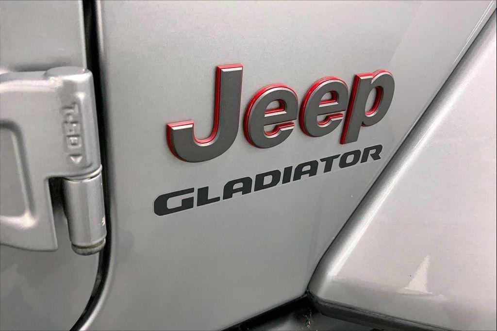 used 2021 Jeep Gladiator car, priced at $34,583