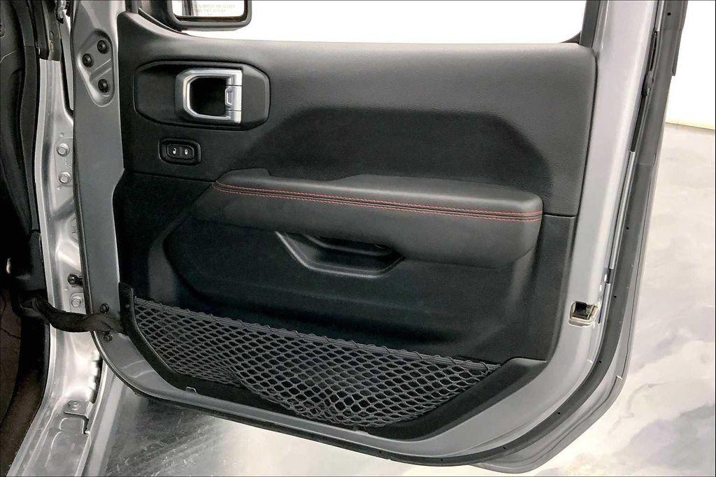 used 2021 Jeep Gladiator car, priced at $34,583