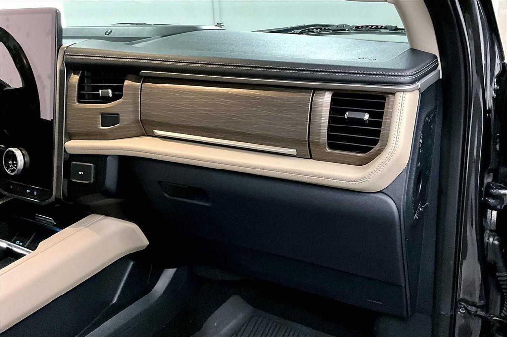 used 2023 Ford Expedition car, priced at $55,971