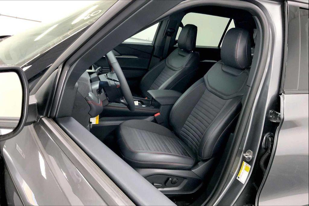 new 2025 Ford Explorer car, priced at $45,615