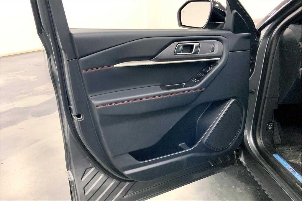 new 2025 Ford Explorer car, priced at $45,615
