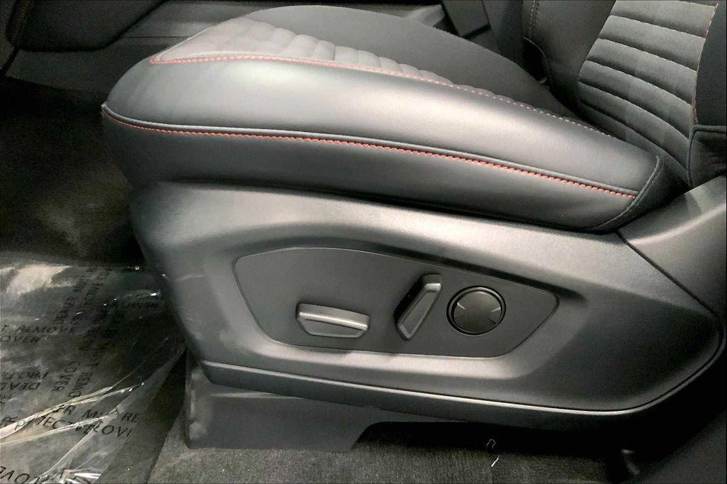 new 2025 Ford Explorer car, priced at $45,615