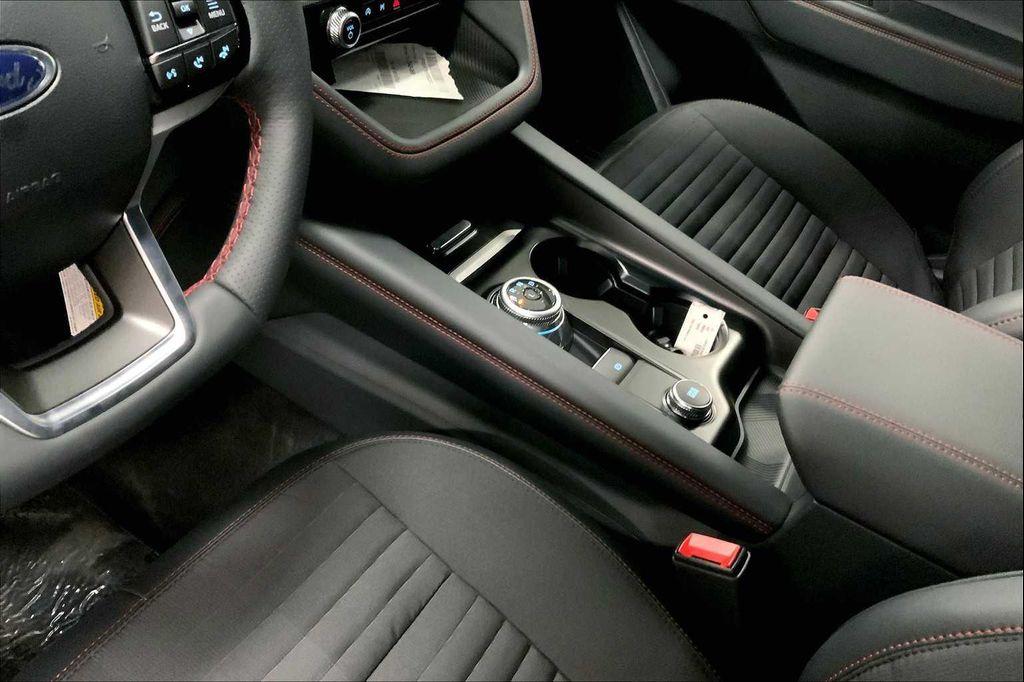 new 2025 Ford Explorer car, priced at $45,615
