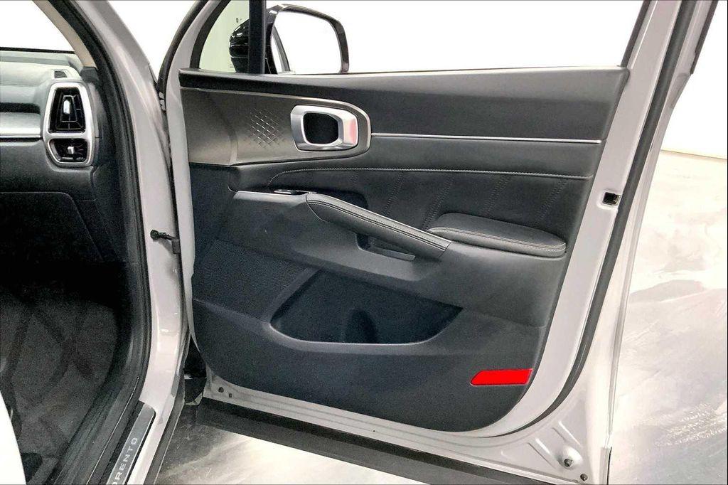 used 2022 Kia Sorento car, priced at $27,982
