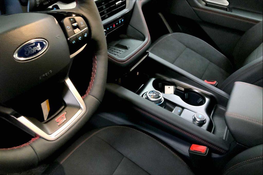 new 2025 Ford Explorer car, priced at $54,062