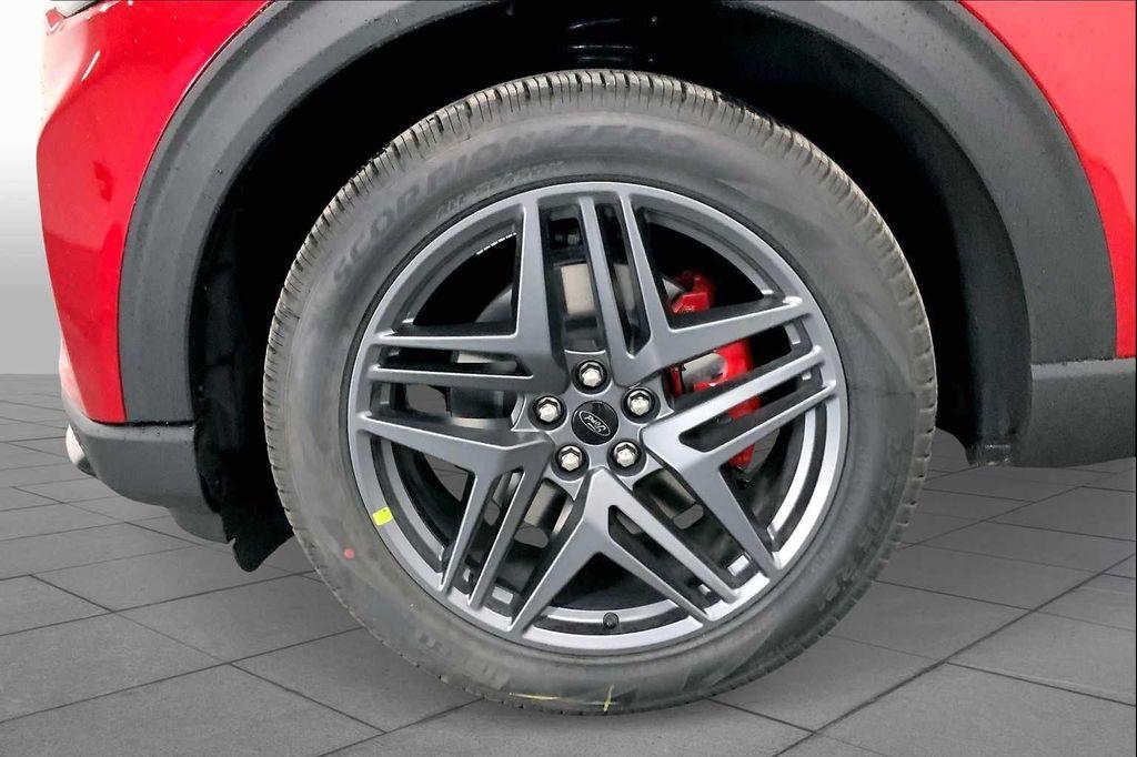 new 2025 Ford Explorer car, priced at $54,062