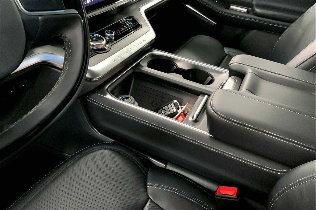 new 2025 Ford Expedition Max car, priced at $79,945