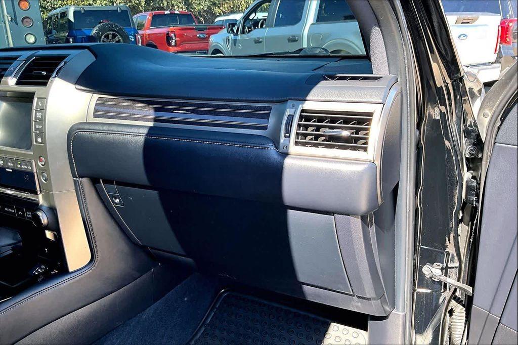 used 2020 Lexus GX 460 car, priced at $37,971