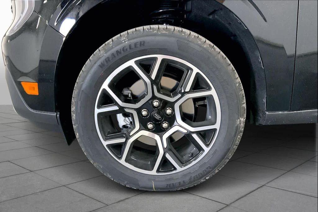 new 2025 Ford Maverick car, priced at $35,840