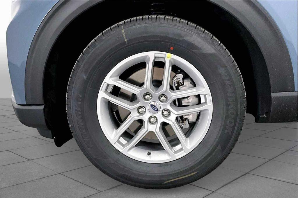 new 2025 Ford Explorer car, priced at $44,720