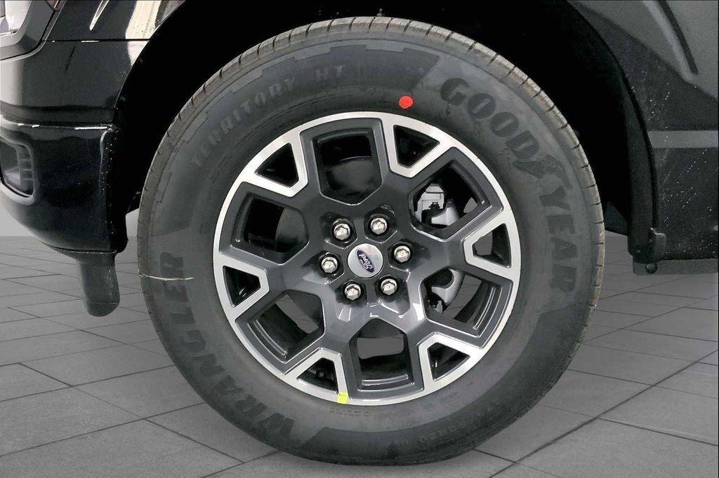 new 2025 Ford F-150 car, priced at $42,128