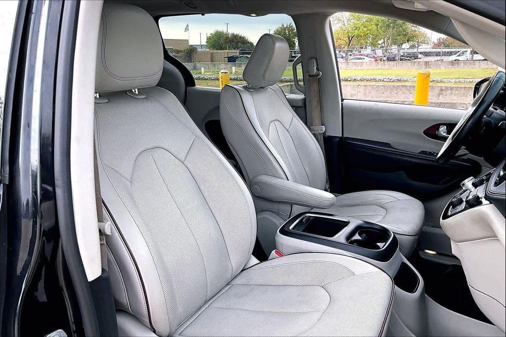 used 2020 Chrysler Pacifica car, priced at $13,985