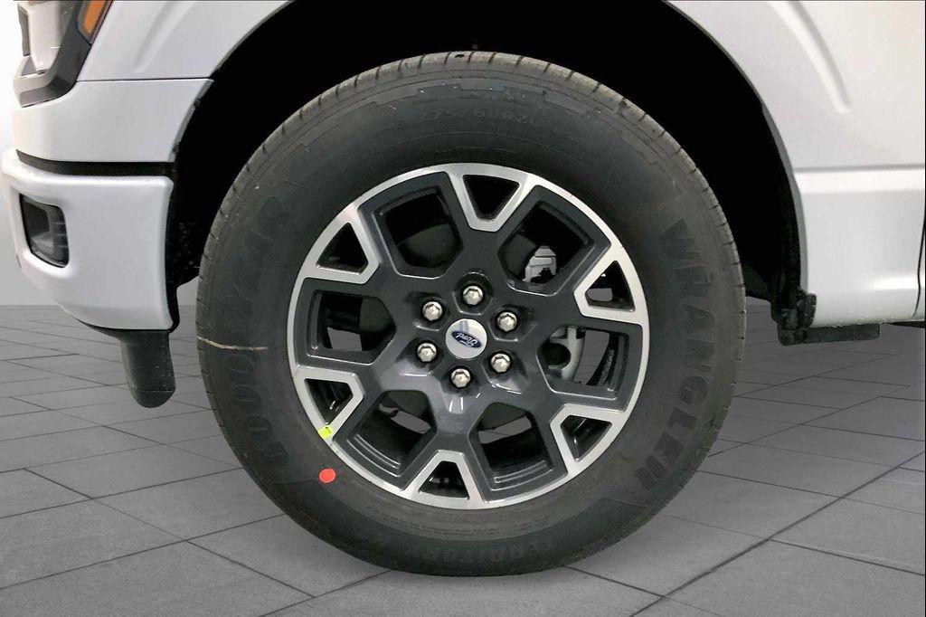 new 2025 Ford F-150 car, priced at $43,092