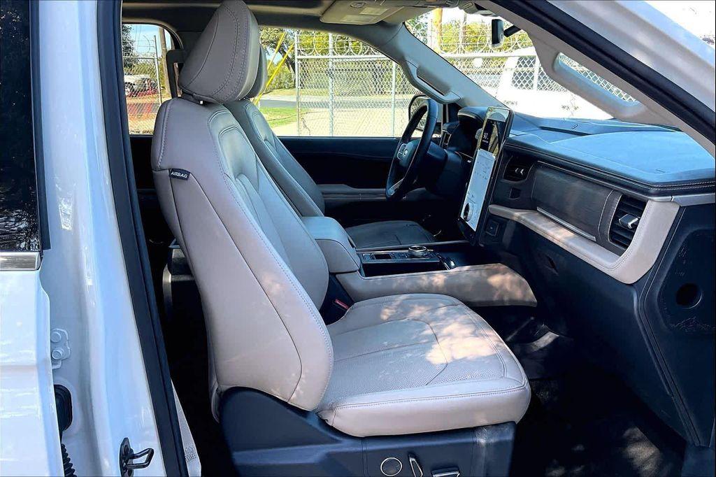 used 2022 Ford Expedition car, priced at $41,971