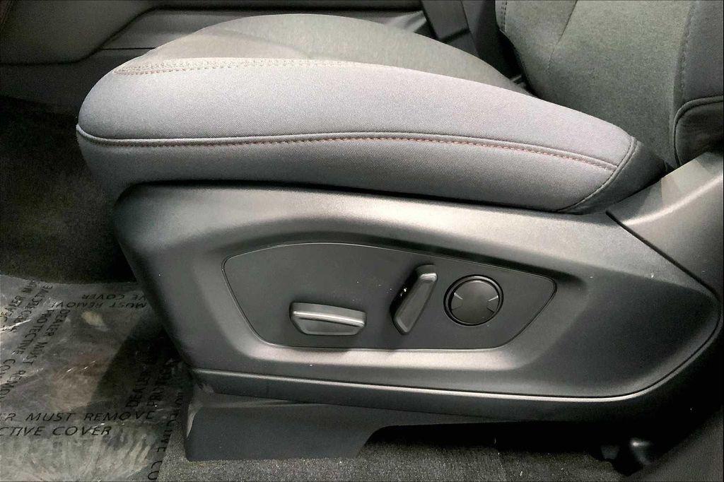 new 2025 Ford Explorer car, priced at $40,645