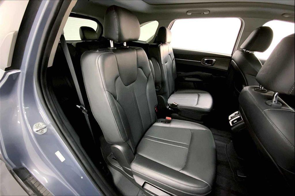 used 2022 Kia Sorento car, priced at $27,971