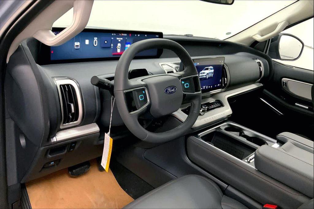 new 2025 Ford Expedition Max car, priced at $70,623