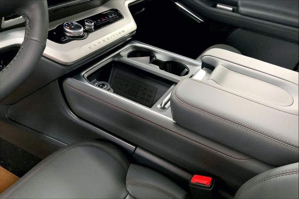 new 2025 Ford Expedition Max car, priced at $70,623