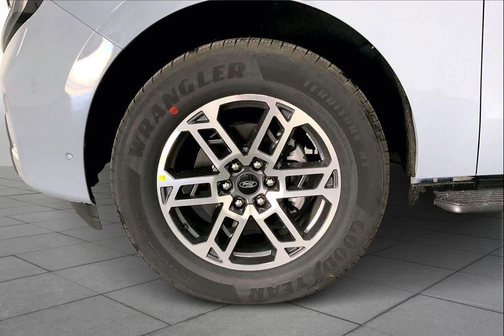 new 2025 Ford Expedition Max car, priced at $70,623