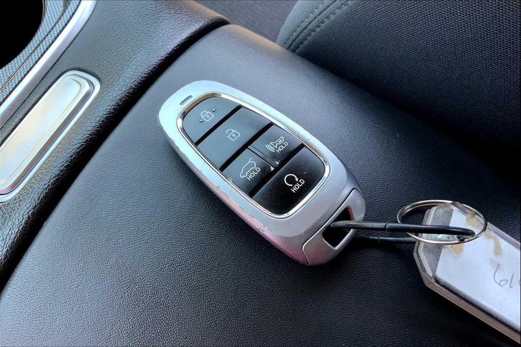 used 2023 Hyundai Santa Fe car, priced at $18,984