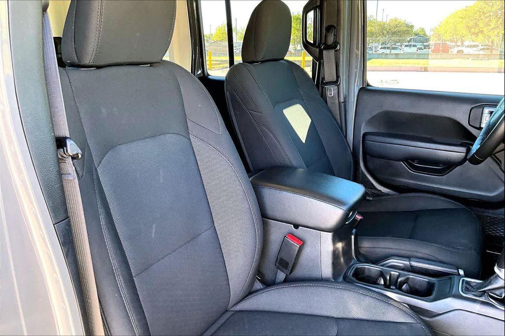 used 2022 Jeep Wrangler Unlimited car, priced at $36,971