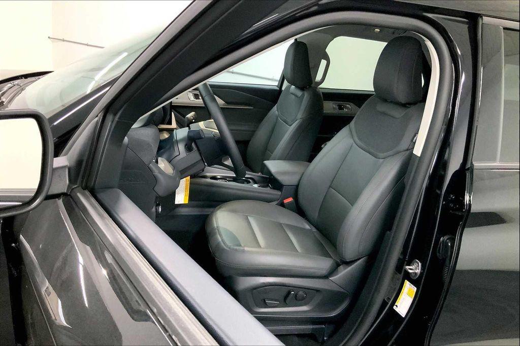 new 2025 Ford Explorer car, priced at $44,165
