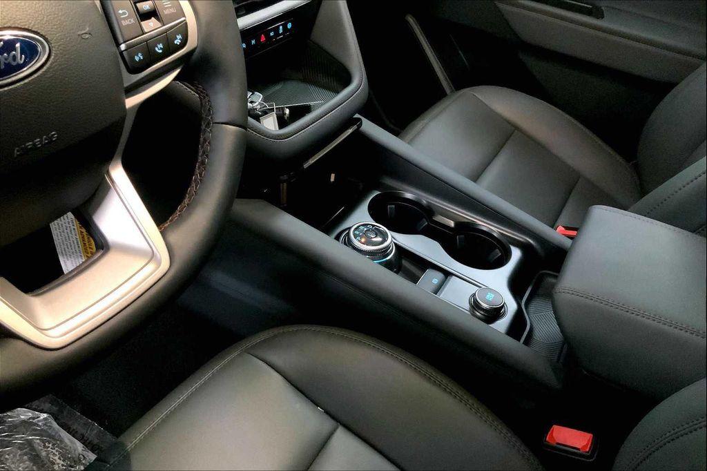 new 2025 Ford Explorer car, priced at $44,165
