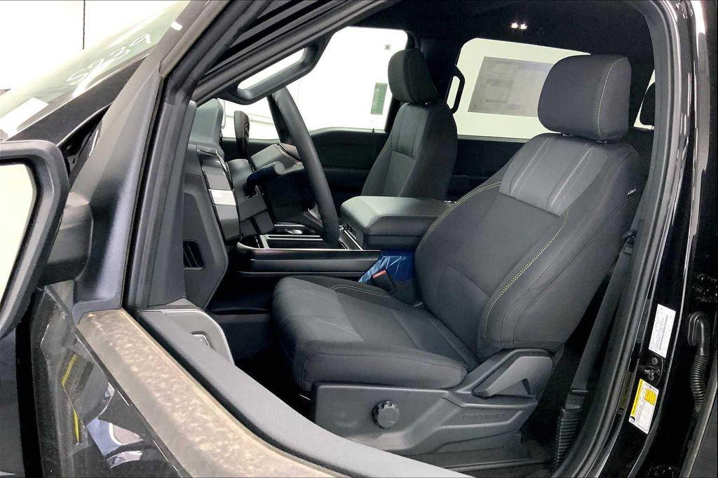 new 2025 Ford F-150 car, priced at $50,270