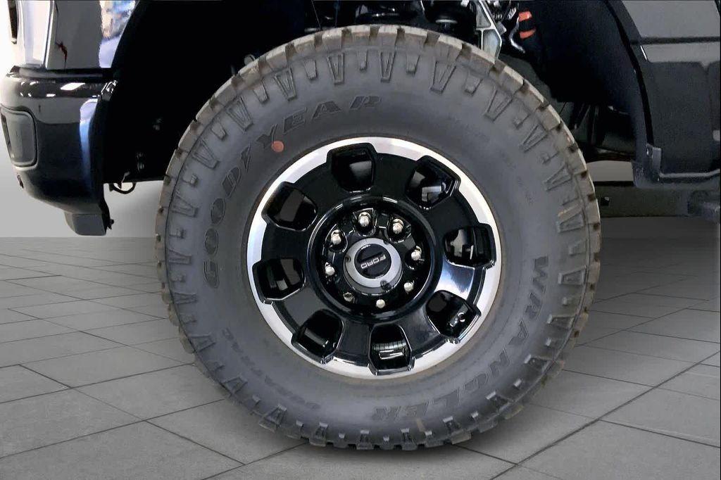 new 2025 Ford F-250 car, priced at $84,628