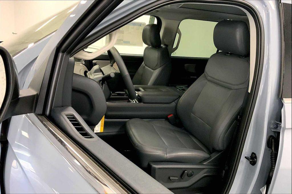 new 2025 Ford Expedition car, priced at $65,989