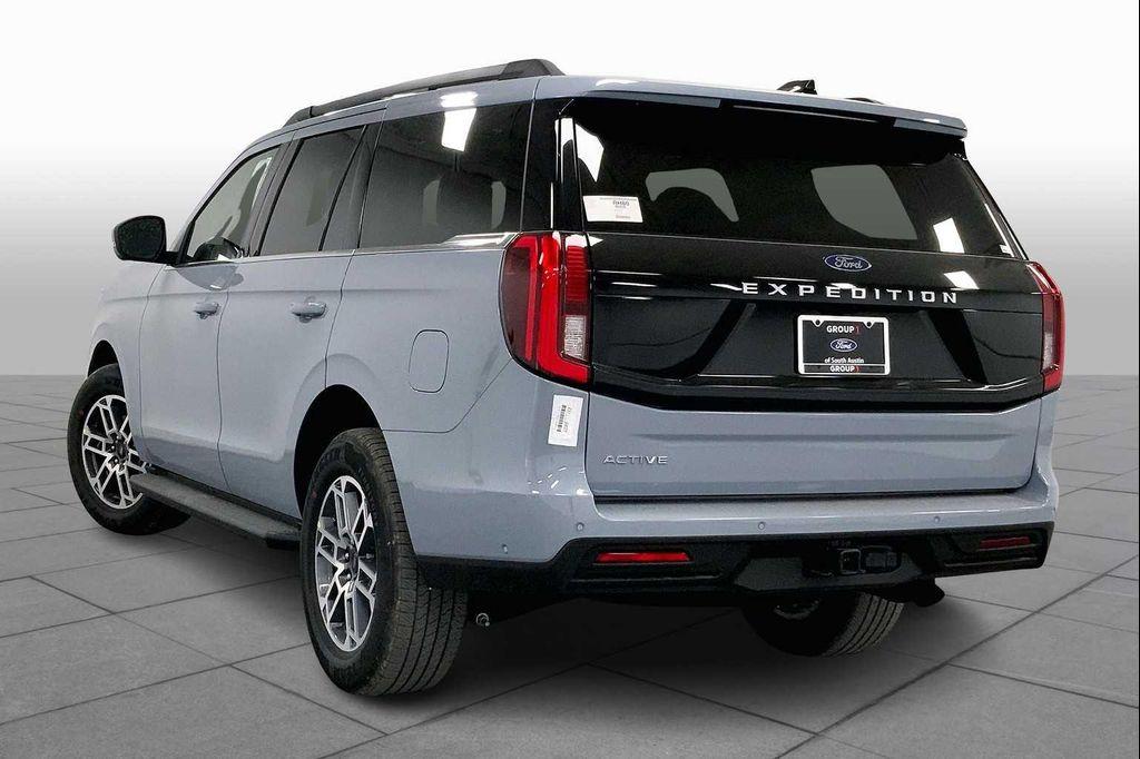 new 2025 Ford Expedition car, priced at $65,989