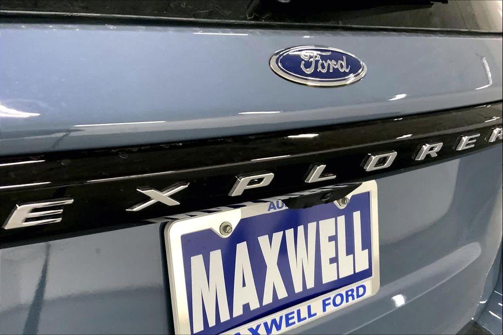 new 2025 Ford Explorer car, priced at $39,911
