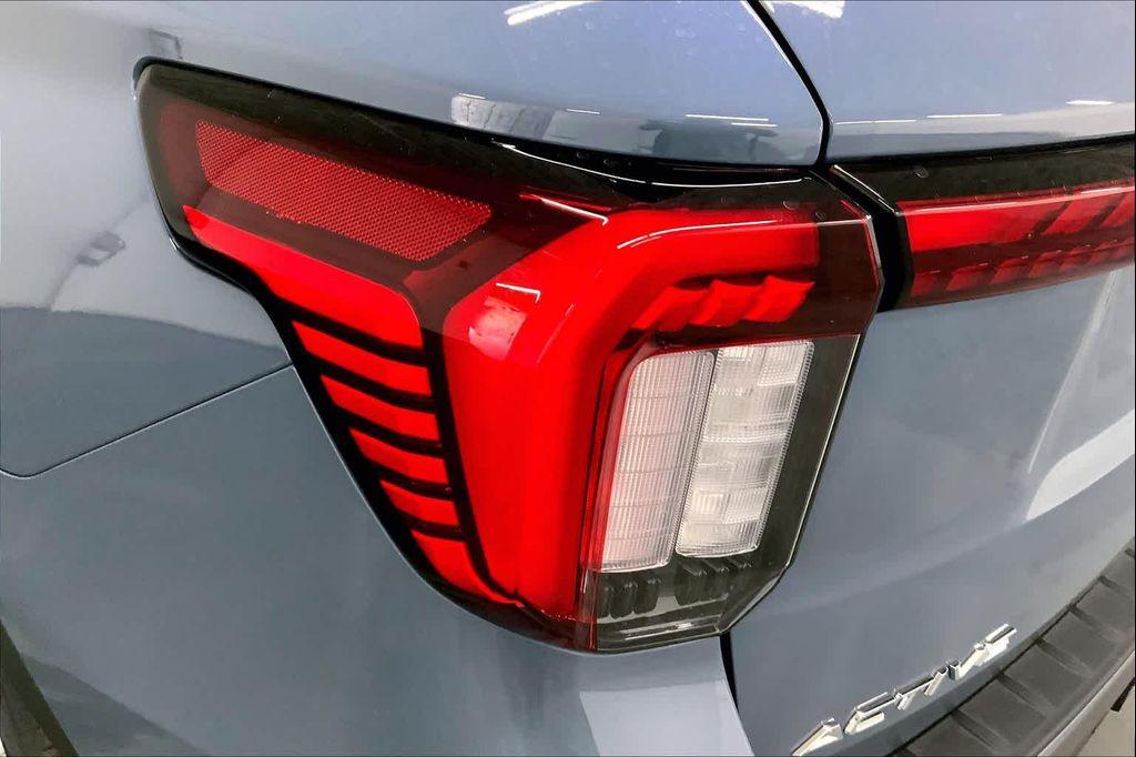new 2025 Ford Explorer car, priced at $39,911
