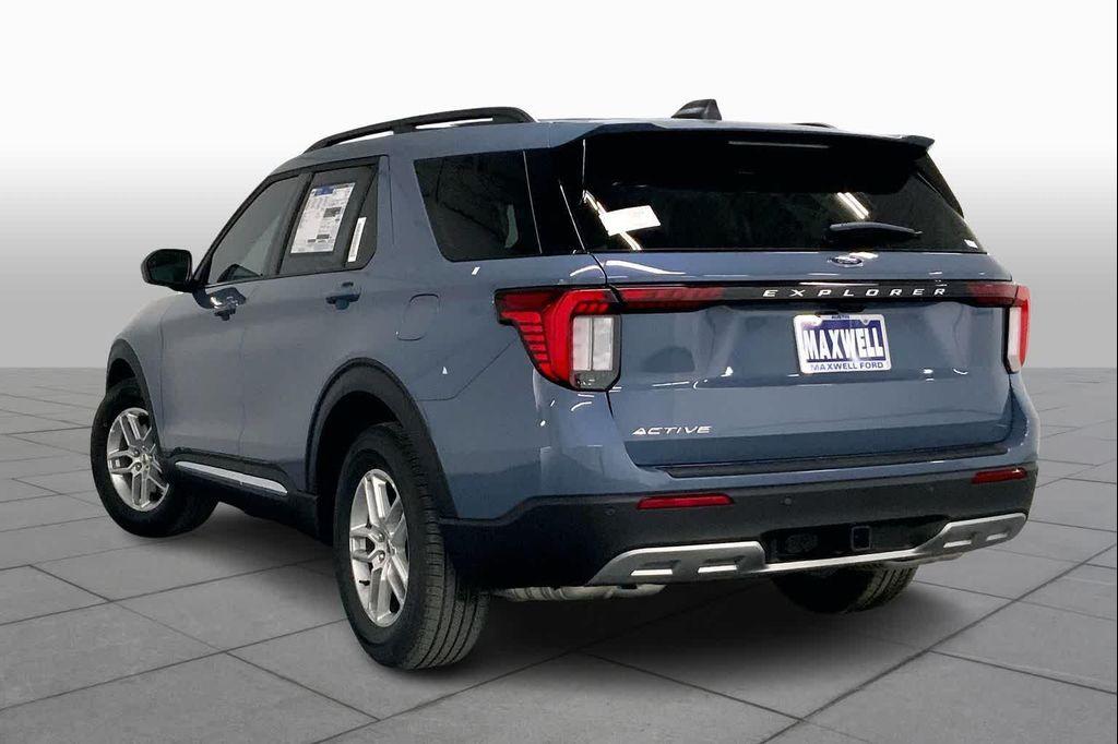 new 2025 Ford Explorer car, priced at $39,911