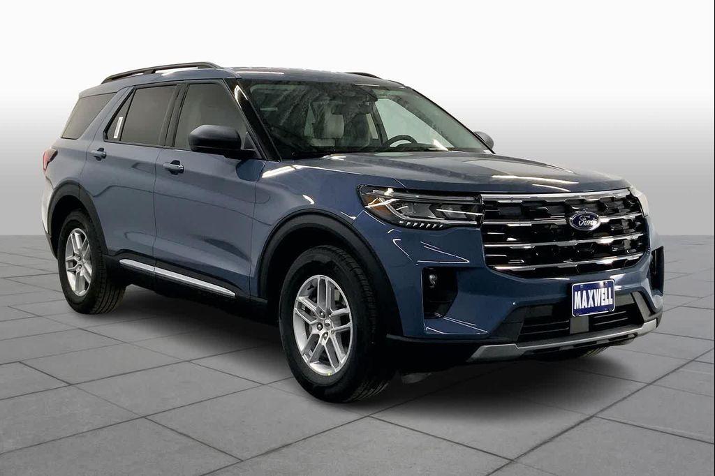 new 2025 Ford Explorer car, priced at $39,911