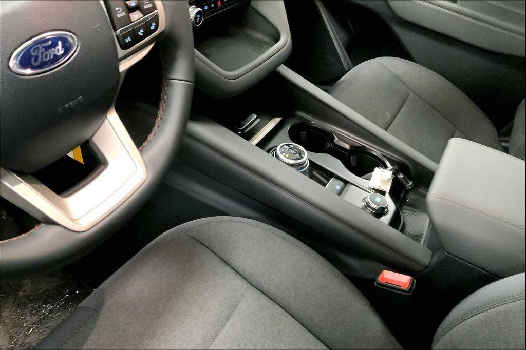 new 2025 Ford Explorer car, priced at $37,488