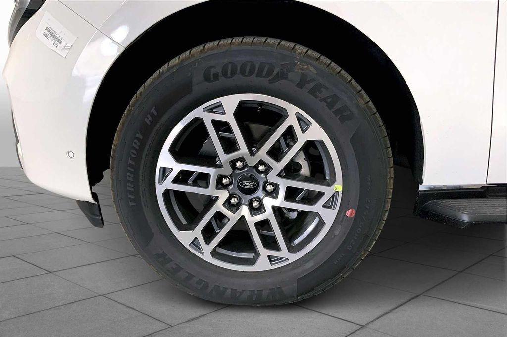new 2025 Ford Expedition car, priced at $64,688