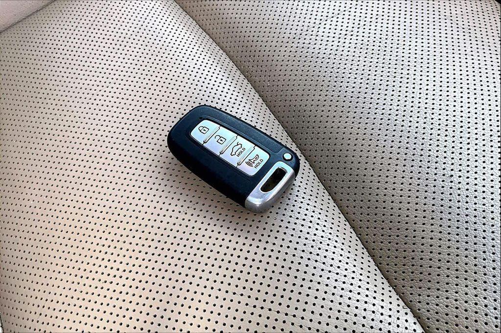 used 2013 Hyundai Sonata Hybrid car, priced at $6,971