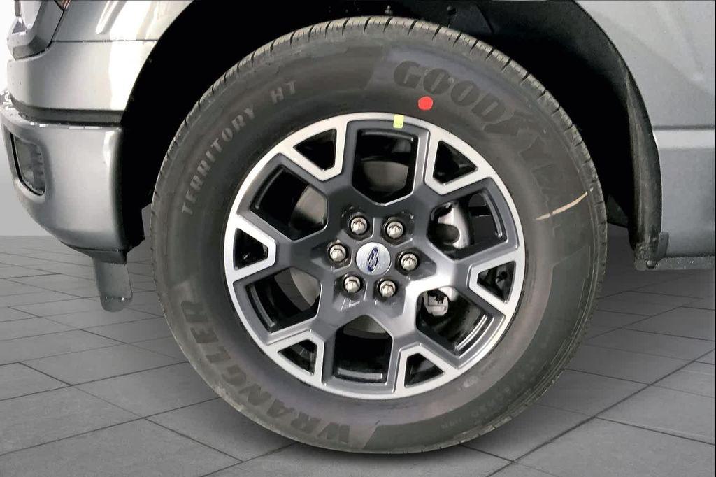 new 2025 Ford F-150 car, priced at $43,075