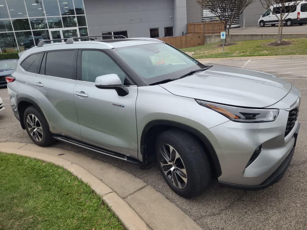 used 2021 Toyota Highlander Hybrid car, priced at $33,971