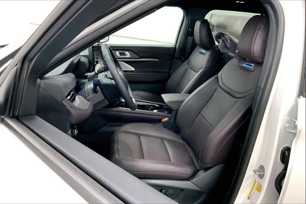 new 2025 Ford Explorer car, priced at $55,475