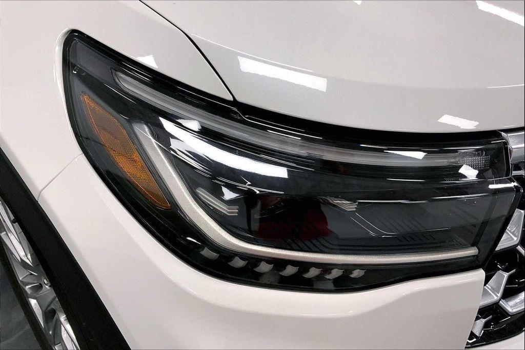 new 2025 Ford Explorer car, priced at $55,475