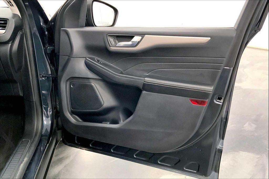 used 2022 Ford Escape car, priced at $22,971