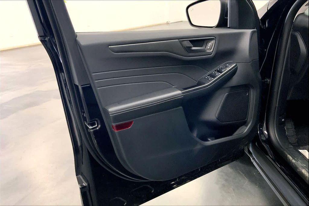 new 2026 Ford Escape car, priced at $27,988