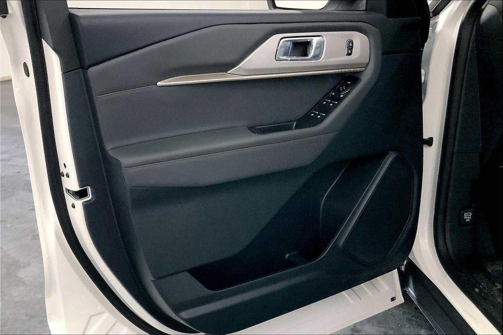 new 2025 Ford Explorer car, priced at $44,960