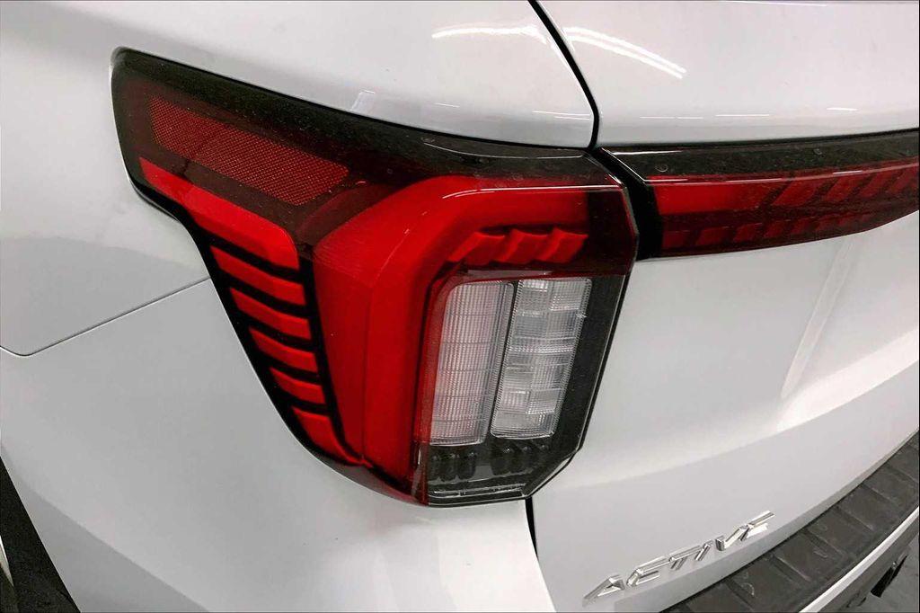 new 2025 Ford Explorer car, priced at $44,165