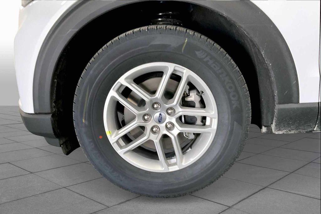 new 2025 Ford Explorer car, priced at $44,165