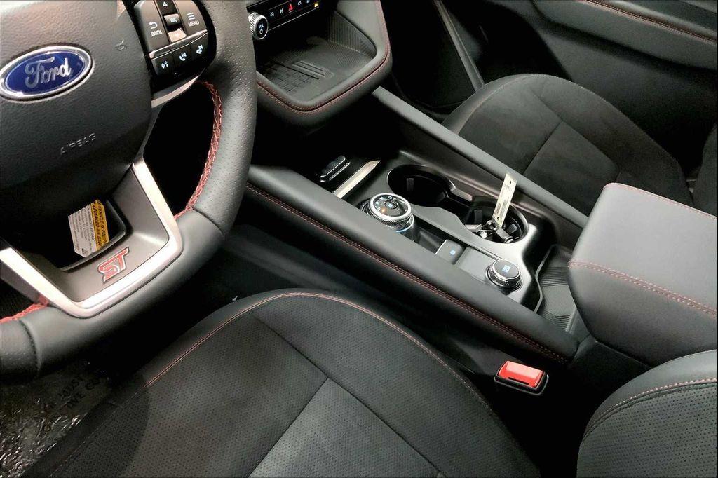 new 2025 Ford Explorer car, priced at $53,004