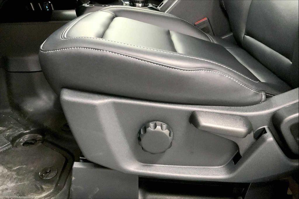 new 2025 Ford Bronco car, priced at $45,725